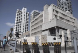 حول نقل السفارة.. محلل "إسرائيلي": السيسي لـ"عباس": أنا مع ترامب