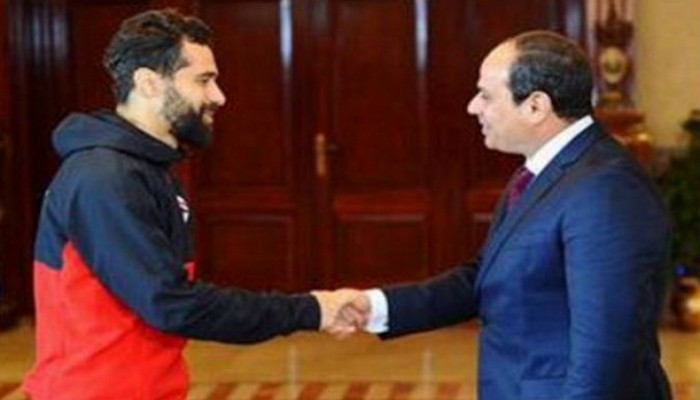 "البومة" يطالب السعيد بالوصول إلى كأس العالم.. و"فيس بوك": ضاع حلم التأهل