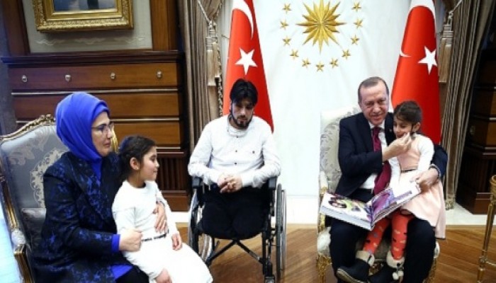 طفلة سورية طلبت مقابلة أردوغان فمنح والدها الجنسية وبيتاً وراتباً