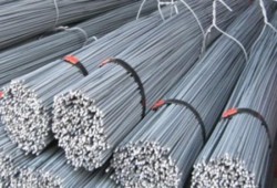 انخفاض أسعار الحديد.. عز يسجل 9000 جنيه للطن