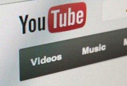 يوتيوب ينافس فيس بوك ويطلق ميزة البث المباشر من الهواتف الذكية