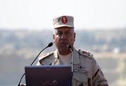 بالفيديو : رئيس الهيئة الهندسية بالجيش ينقلب على قرار السيسى