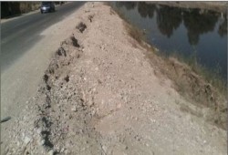 هبوط بطريق سوهاج الزراعى الشرقى وتوقف حركة السير