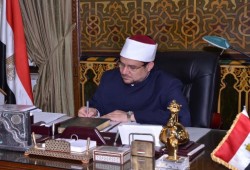 مستندات تكشف الفساد المالي لوزير أوقاف السيسي