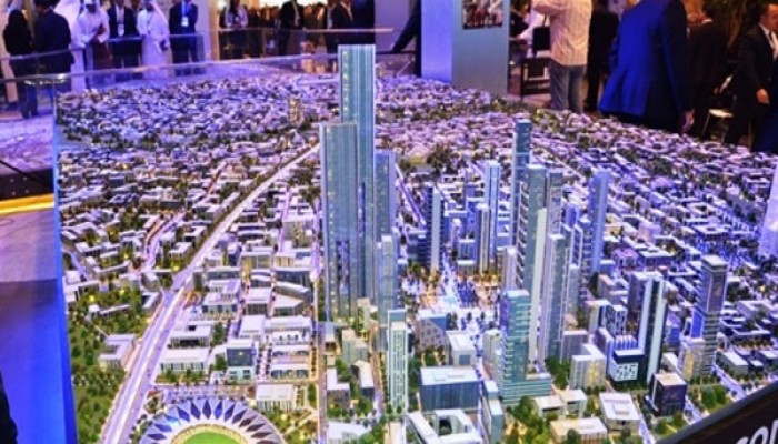 خروج الإمارات والصين وإضراب العاملين.. متى يعلن عن وفاة عاصمة السيسي