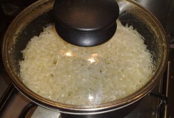 علماء : الطريقة التقليدية لطهي الأرز "سامة"