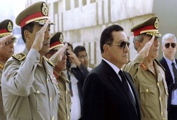 6 سنوات على تنحي مبارك وإنقاذ حكم العسكر باسم تلبية مطالب الثورة