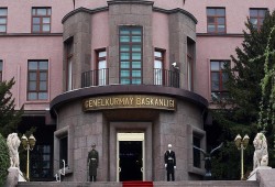 الأركان التركية: أبلغنا روسيا إحداثيات عناصرنا شمالي سوريا قبل استهدافهم بيوم