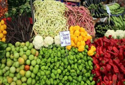 الفواكه والخضروات الطازجة تحسّن الحالة النفسية في غضون أسبوعين (دراسة)