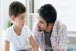 هكذا تعلم طفلك عدم إفشاء أسرار البيت