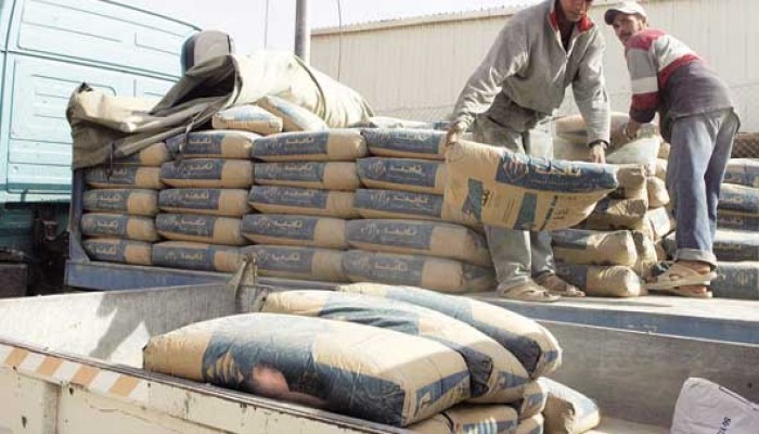 عمال "تيتان مصر للأسمنت" يستغيثون الشركة تجبرنا على الإستقالة بالقوة