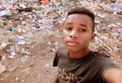 ناشطون موريتانيون يحاربون القمامة بالتقاط "سيلفي"