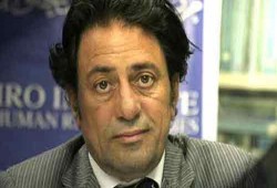 الحبس 6 أشهر وغرامة لـ"أبو بركة" وصحفي بزعم سب "الزند"