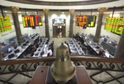 البورصة تخسر 25 مليارا.. وخبير دليل على هبوط "فقاعة" الدولار