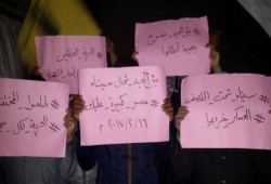 ثوار بئر العبد يختتمون أسبوع "مصر كبيرة عليك" بوقفة ليلية