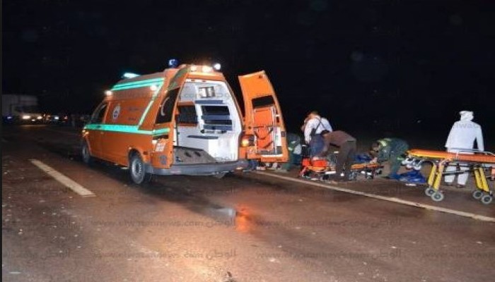 إصابة 13 شخصا بسبب انقلاب سيارة ميكروباص فى ترعة بقرية موشا فى أسيوط