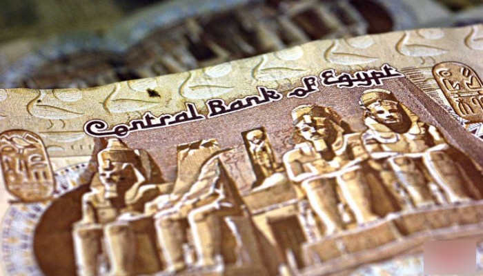100 يوم على "تعويم" الجنيه .. هذا ما جناه المصريون