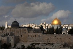 محلل لـ "CNN": هذا ما سيحدث في العالم العربي حال نقل السفارة الأمريكية للقدس
