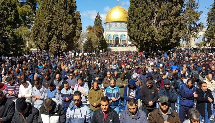 40 ألف مصلٍّ يؤدّون الجمعة في "الأقصى"