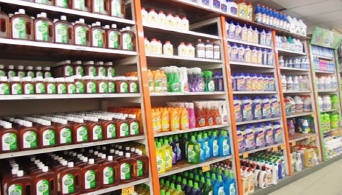 أسعار المنظفات ترتفع أكثر من الضعف.. وموظف: الناس هتجيب منين؟