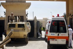 سلطات الانقلاب تفتح معبر رفح مؤقتا