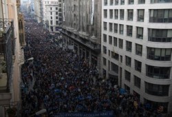 160 ألف متظاهر فى برشلونة يطالبون باستقبال اللاجئين السوريين