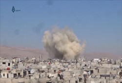 غارات بريف دمشق والمعارضة تتقدم بدرعا