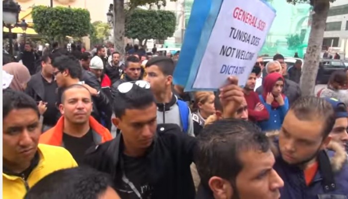 إحتجاجات واسعة في تونس رفضاً لزيارة السيسي : "لا تنقل العدوى لبلادنا"