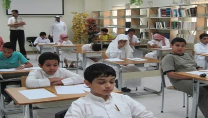 بعد وقف تصاريح عمل الزوجات..الكويت تتخذ قرارا خطيرا بشأن مدرسين مصريين