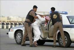 الأمن السعودى يلقى القبض على مواطن بتهمة قتل وافد مصرى بست طلقات بالرأس