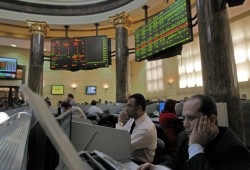 ضريبة جديدة تكبد سوق مصر خسائر بـ 32.5 مليار جنيه في شهر
