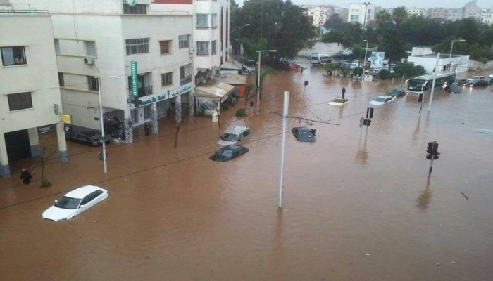 أمطار طوفانية تدمر منازل وتشل الحركة بعاصمة المغرب