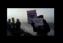 سلسلة بشرية لثوار الدلنجات تندد باختطاف محمد عبد الرحمن وإخوانه