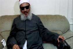 لمن لا يعرفه .. هذه هي حياة "عمر عبدالرحمن"