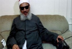 لمن لا يعرفه .. هذه هي حياة "عمر عبدالرحمن"