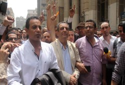 مد أجل الحكم على ثلاثي "الصحفيين"