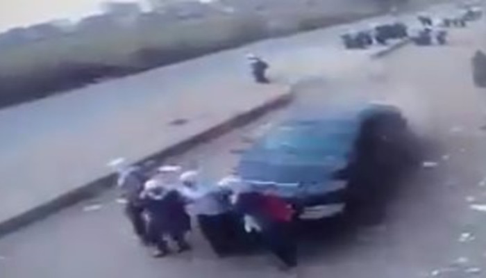 سيارة تدهس طالبات بالبحيرة في مشهد مروع (فيديو)