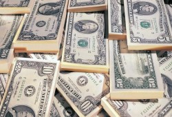 ارتفاع طفيف .. سعر الدولار في البنوك والسوق السوداء الأربعاء 1 مارس