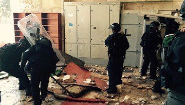 صهاينة يقتحمون الأقصى وسط حراسة من قوات الاحتلال