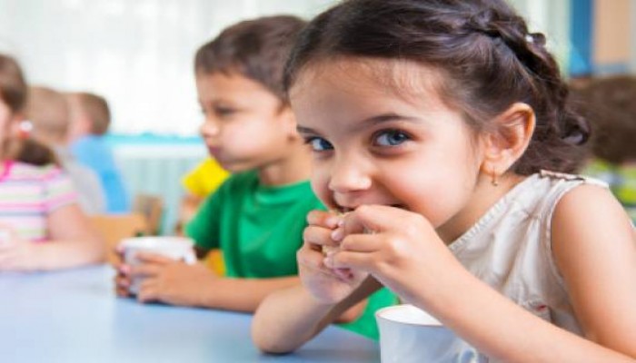 كيف أفرق بين كذب طفلي وخياله الواسع؟