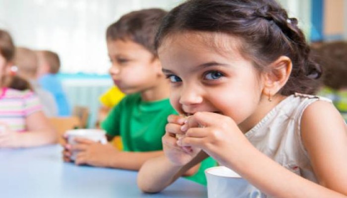 كيف أفرق بين كذب طفلي وخياله الواسع؟