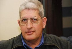 مصادر قانونية : "المرسي" على شفير الموت في العقرب