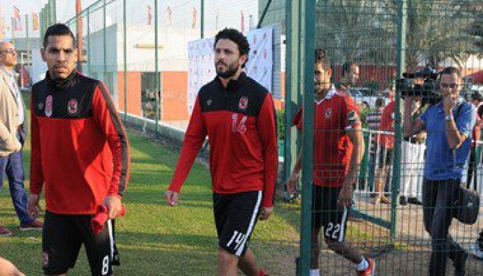 تشاجرا معا .. الأهلى يغرم أحمد فتحى وحسام غالى