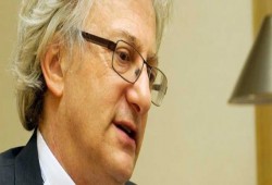 ديفيد هيرست يرصد التحوّل في موقف بريطانيا من الإخوان