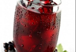 تناول عصير التوت يوميًا يحسن وظائف المخ لدى كبار السن