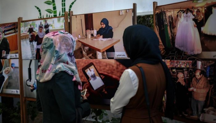 معرض صور في غزة بمناسبة يوم المرأة العالمي