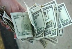 الدولار يلامس 18 جنيه مجددا في البنوك .. تعرف على الأسعار