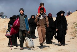 إجلاء 5 آلاف مدني والقوات العراقية تواصل تقدمها بالموصل