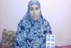 بالفيديو.. والدة المعتقل احمد سالم "ابني خطفوه وهو راجع من الشغل"