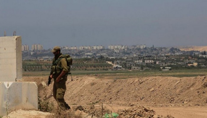 الاحتلال يستعين بألفي عامل أجنبي لتسريع بناء الجدار محيط غزة